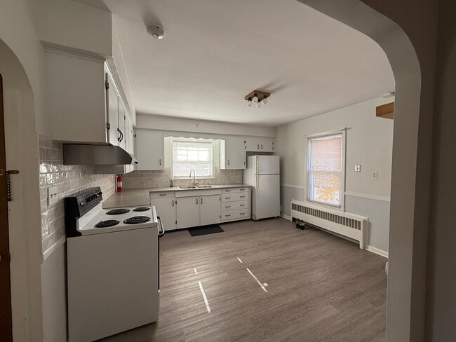 Building Photo - 207 Front St