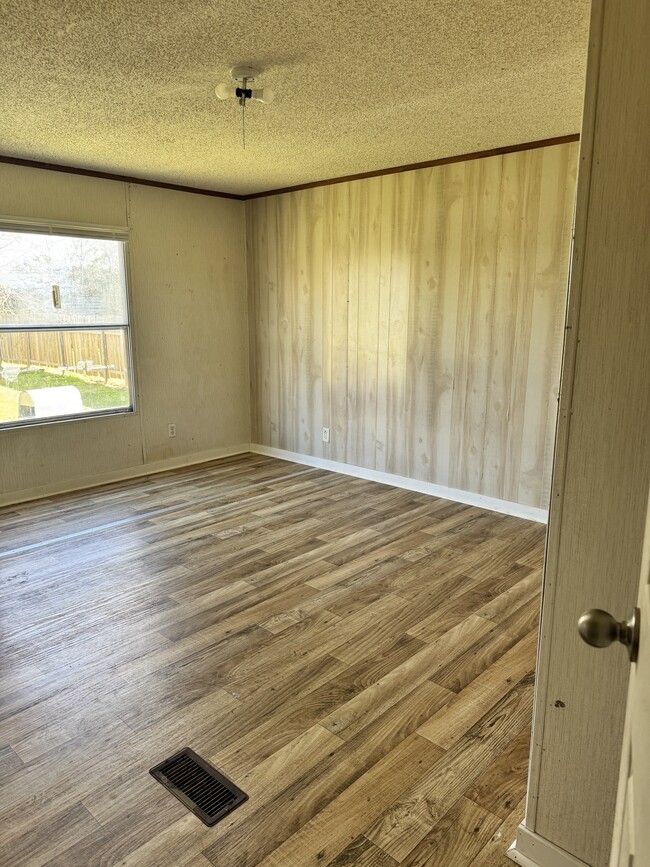 Building Photo - 229 Reggie Rd