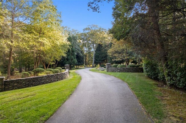 Building Photo - 1191 N MAIN Rd