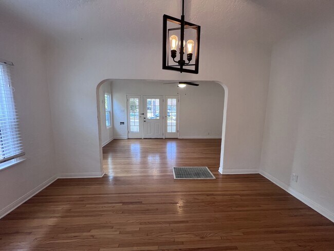 Building Photo - 4628 6th Ave