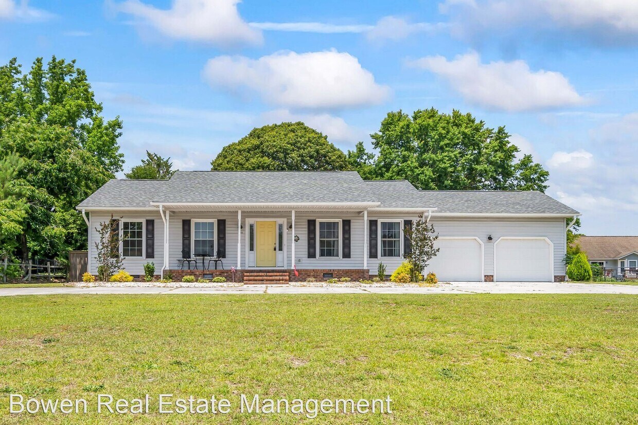 Foto principal - 3 br, 2 bath House - 540 Swansboro Loop Rd.