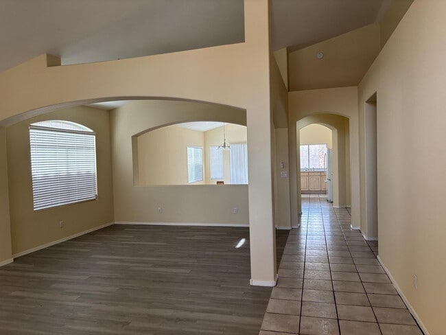 Building Photo - 4740 E Bighorn Ave