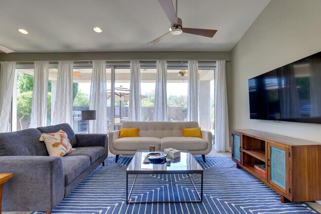 Foto del edificio - 833 Gary Ln