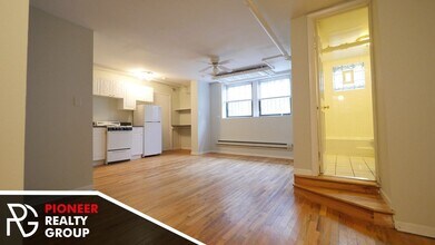 Building Photo - 654 W Cornelia Ave
