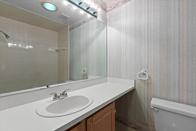 Building Photo - 31112 Columbia Dr