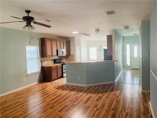 Building Photo - 1118 Boxwood Loop