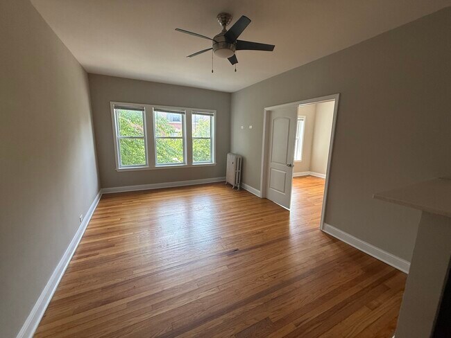 Foto del edificio - 836 E 53rd St