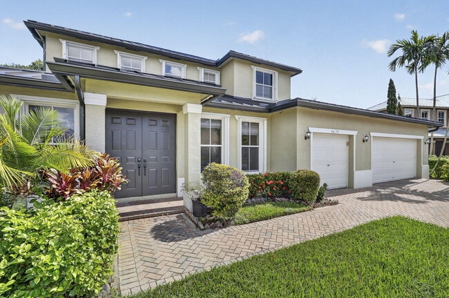 Building Photo - 9479 Sedgewood Dr