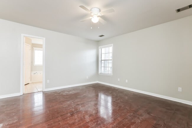 Building Photo - 10708 Stoneridge Dr