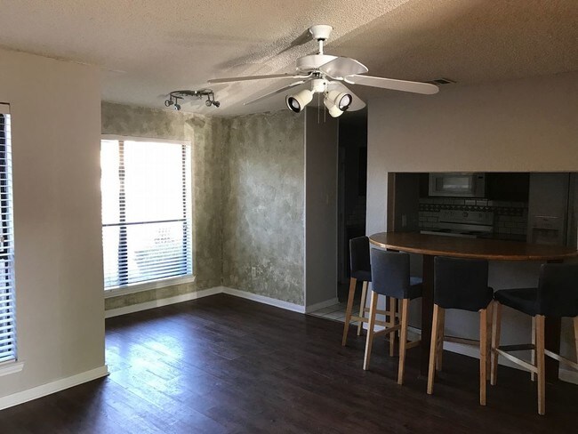 Building Photo - 2106 Horizon Trl