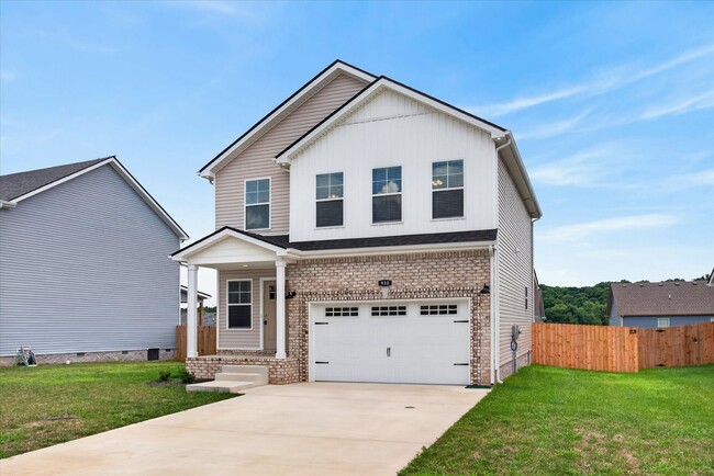 Building Photo - Pet Friendly Three Bedroom!