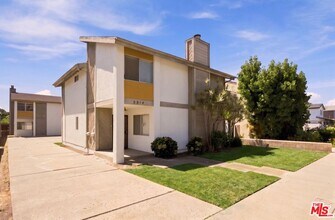 Building Photo - 2214 Dufour Ave