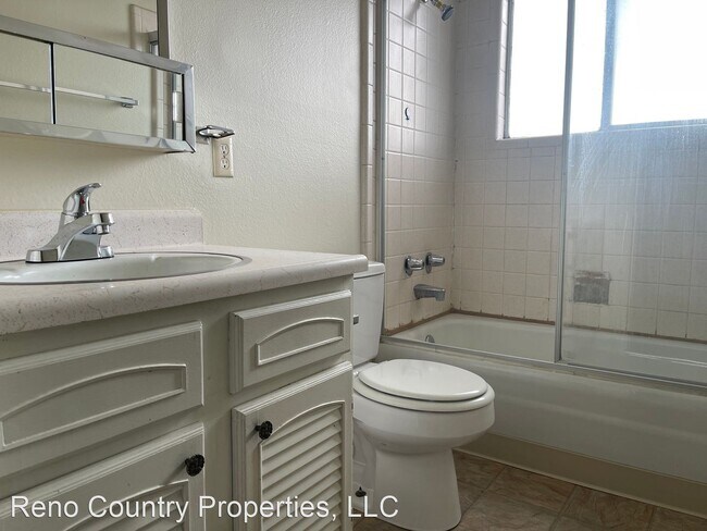 Building Photo - 1 br, 1 bath House - 218 3rd St Apt D