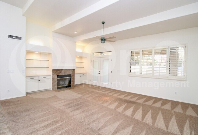 Building Photo - 970 E Chilton Dr