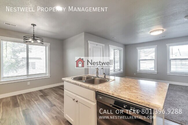 Building Photo - 906 N Apple Seed Ln