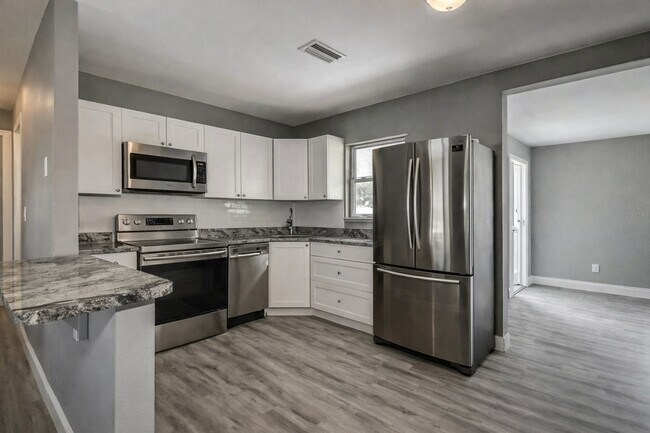 Foto del edificio - 6418 43rd Ave N