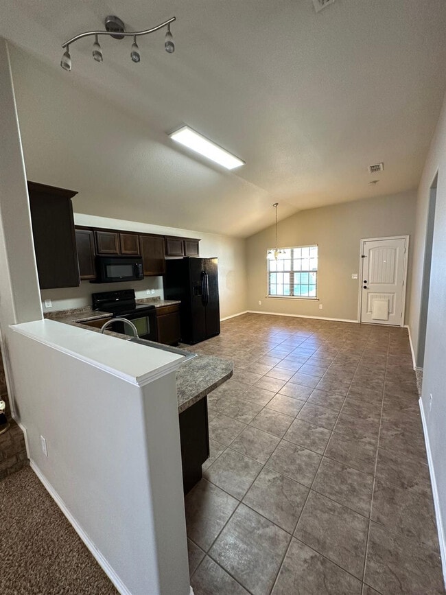 Foto del edificio - 9316 Rochester Ave