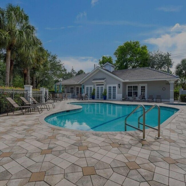 1375 Remington Ct Unit 702, Naples, FL 34110 Condo for Rent in Naples