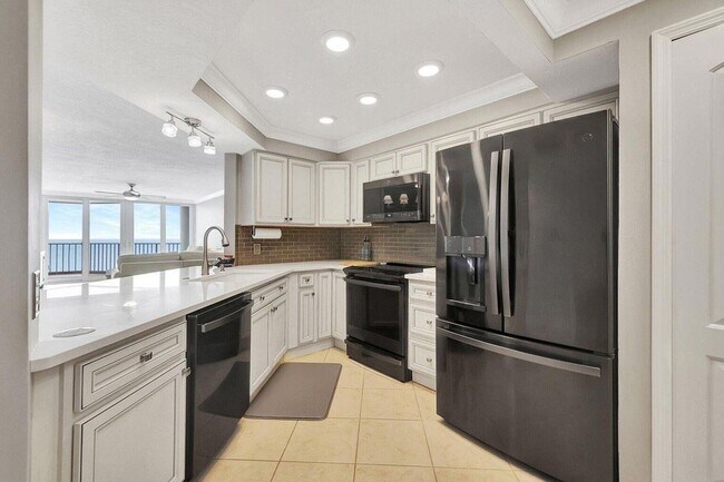 Foto del edificio - 9650 S Ocean Dr