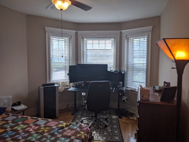 Bedroom - 1872 Commonwealth Ave