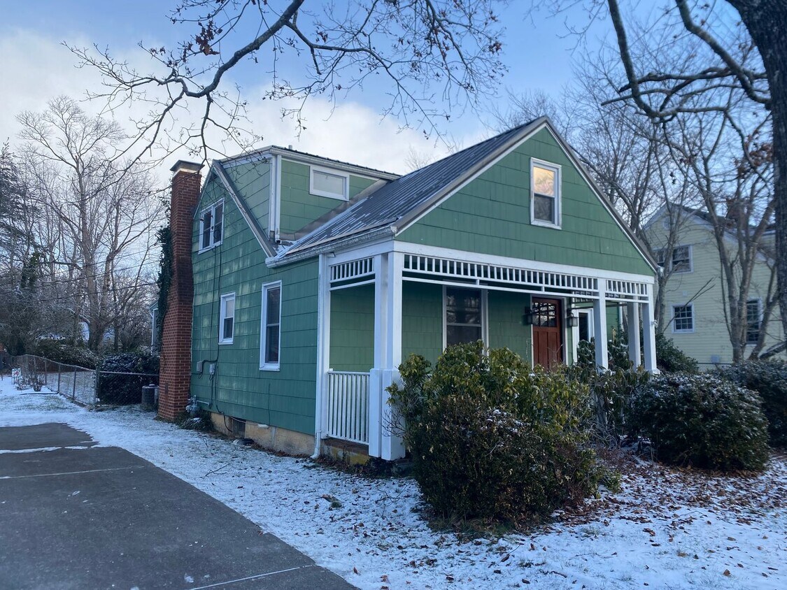 Building Photo - Available for the 2026-2027 leasing term