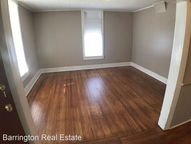 Building Photo - 3 br, 1 bath House - 1017 15th Place S.W.