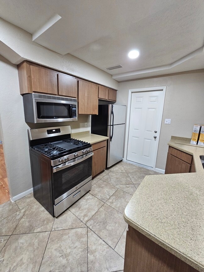 Photo - 526 Heidrich St House