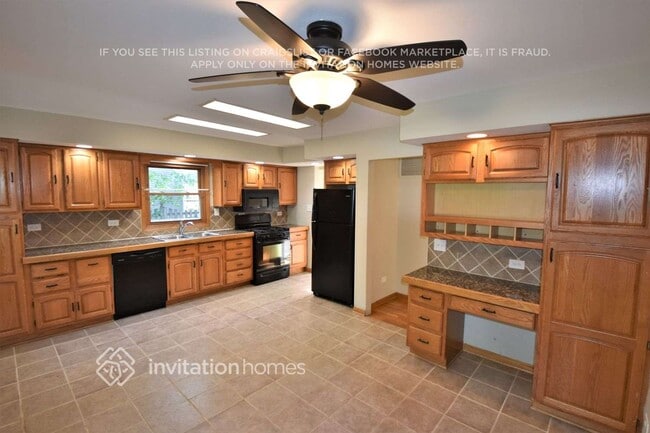 Building Photo - 9318 S 78th Ave