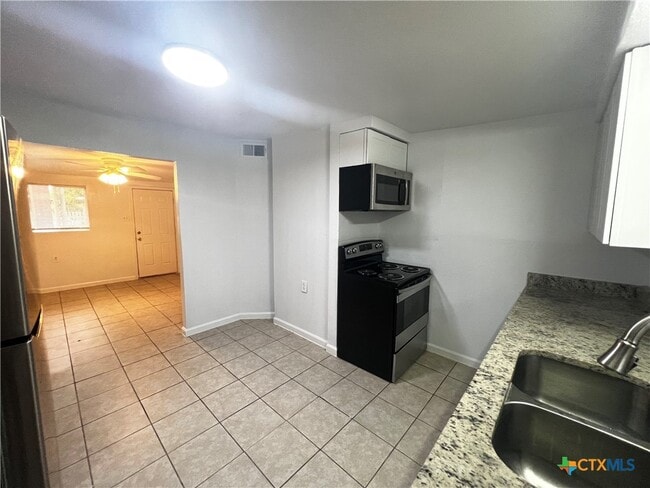 Building Photo - 1009 Hackberry St