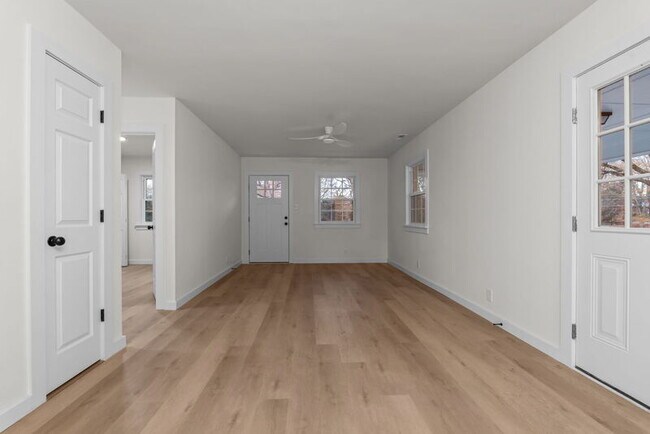 Foto del edificio - 6037 Dahlgren Ave