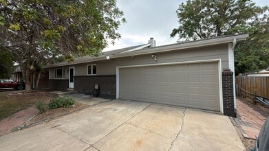 Building Photo - 1202 Paloverde Dr