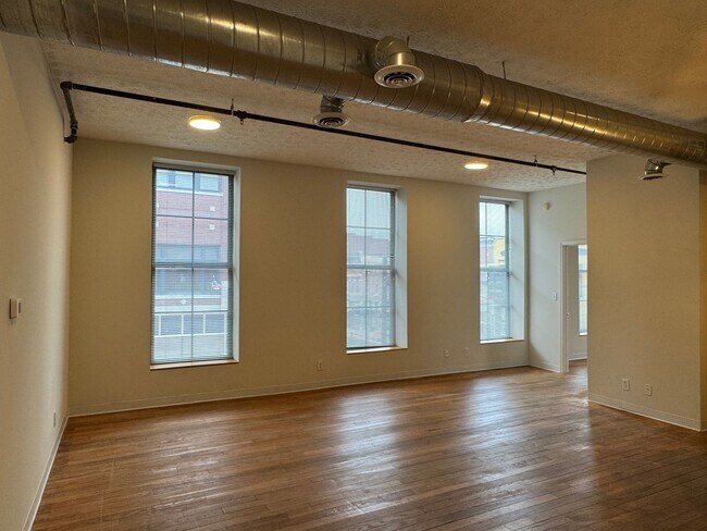 Foto del edificio - Main Street Loft Apartment