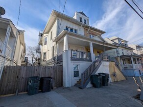 Building Photo - 16 N Iowa Ave