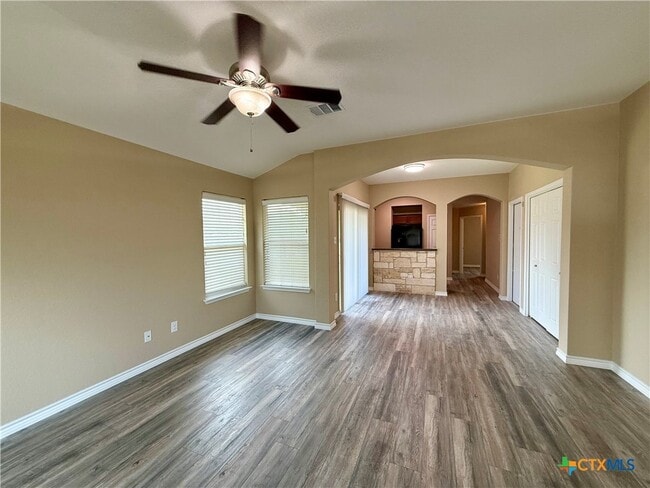 Building Photo - 101 Salas Dr