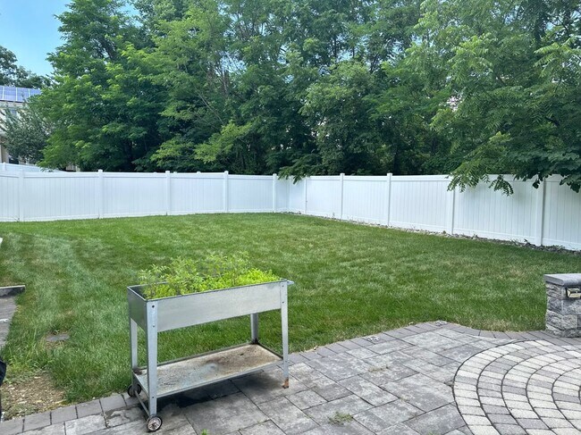 Building Photo - 614 Gala Way
