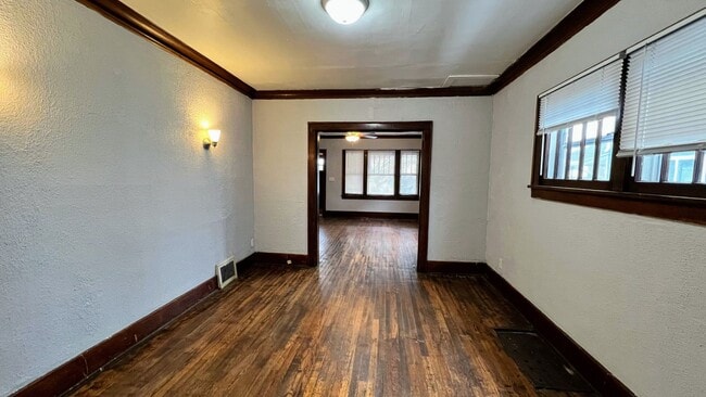 Building Photo - 620 Lafayette Ave SE