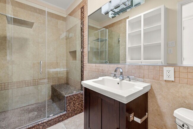 Foto del edificio - 7707 Broadway St