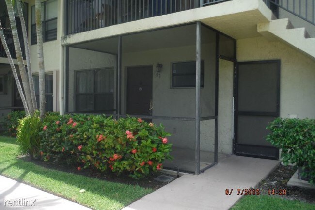 Foto del edificio - 10015 Winding Lake Rd