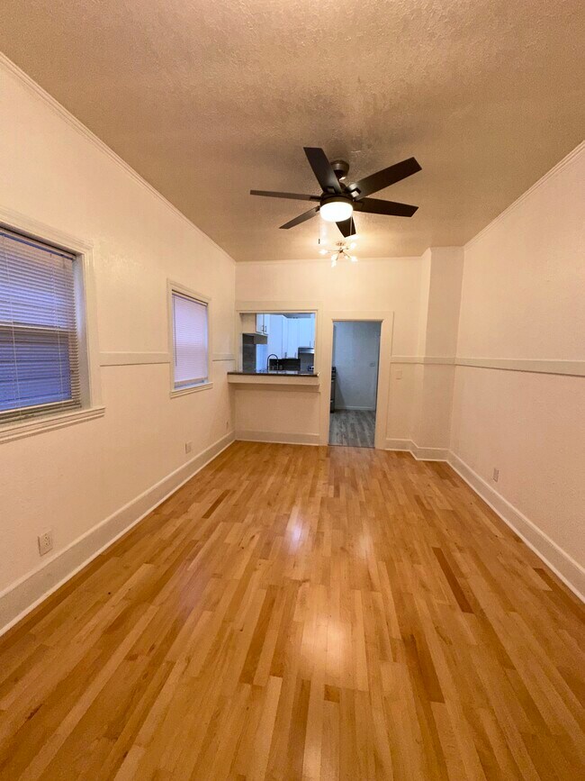Building Photo - 864 Treat Ave