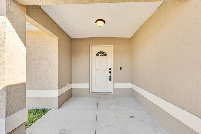 Foto del edificio - Large 4 Bedroom Rental!