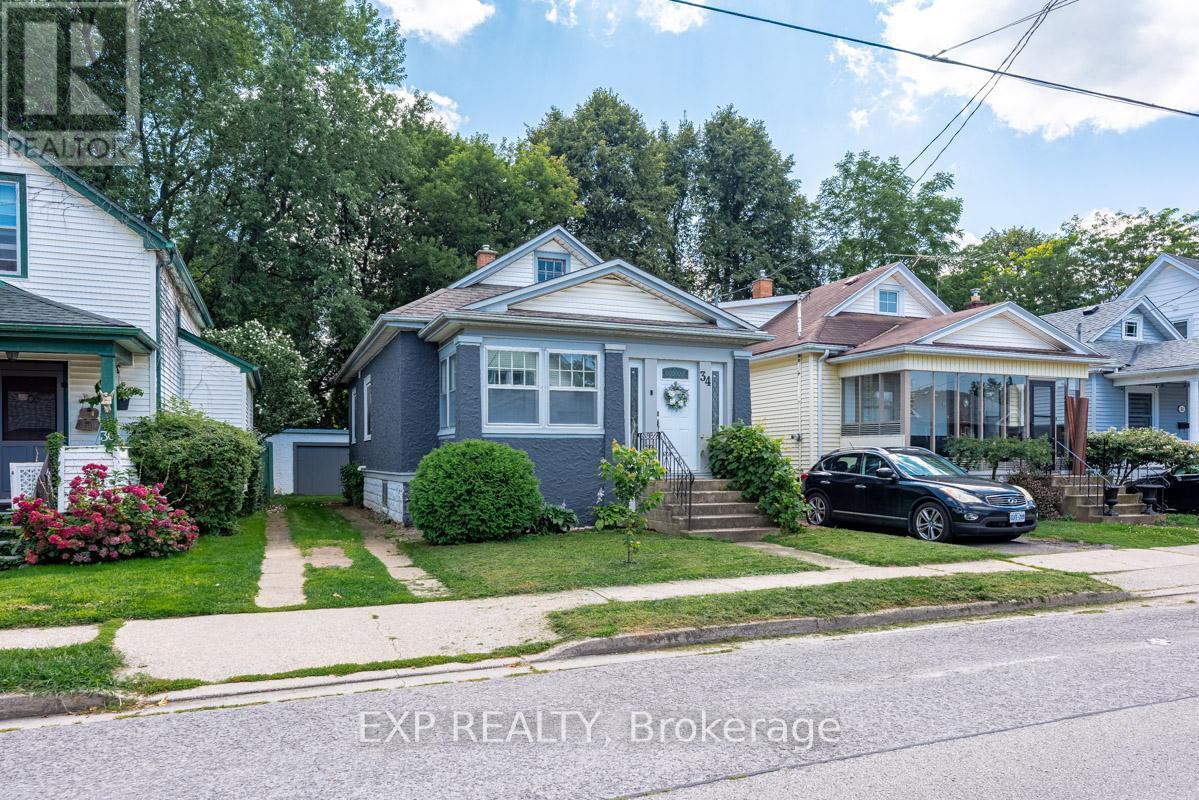 Primary Photo - 34 Louisa St
