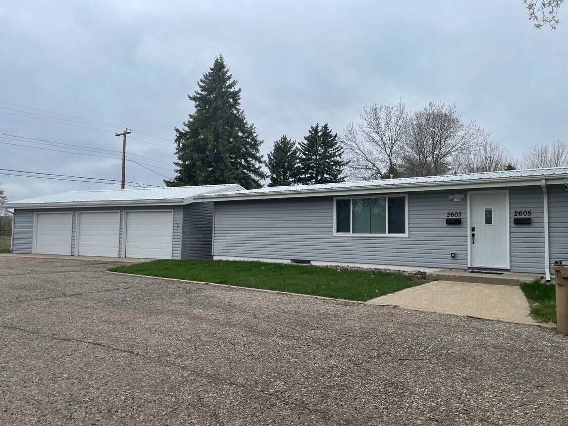 Foto principal - 2605 2nd Ave SW