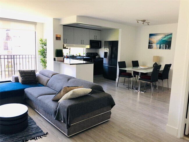 Foto del edificio - 17021 N Bay Rd