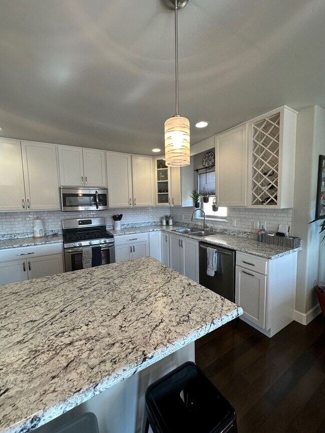 Three Bedroom Two and One Half Bath Townhome House Rental in Silt, CO