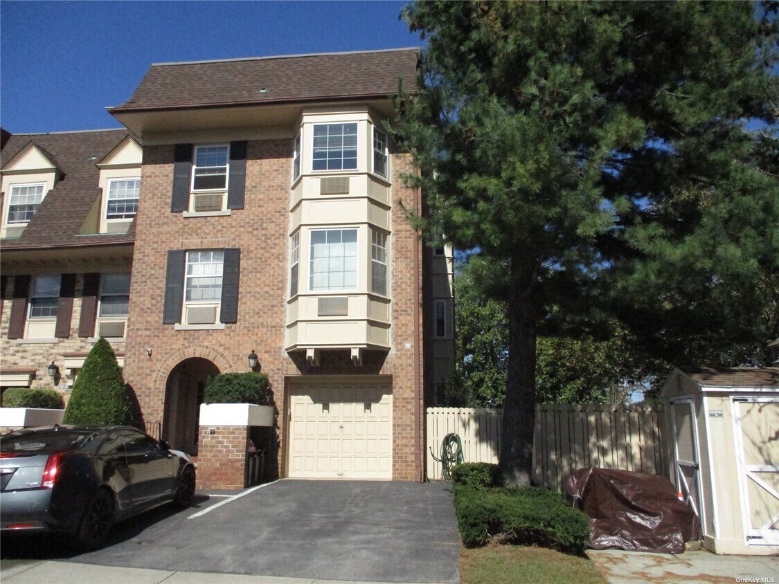Primary Photo - 20811 Estates Dr