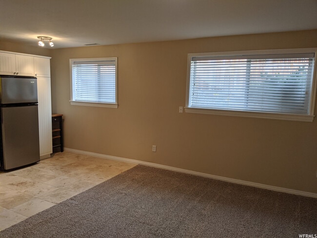 Building Photo - 1257 E 200 S