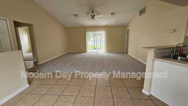 Foto del edificio - 10368 Lansfield St