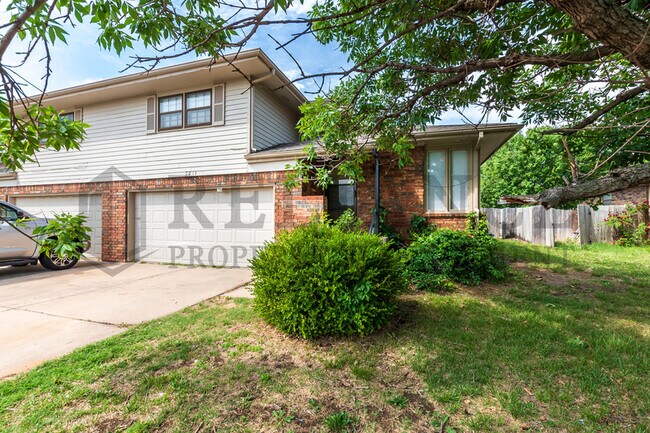 Foto del edificio - 2241 S White Oak Dr
