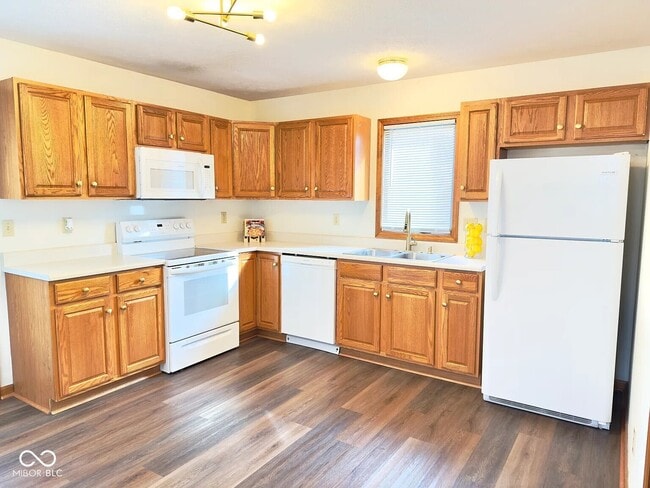 Building Photo - 731 W Gaston Dr