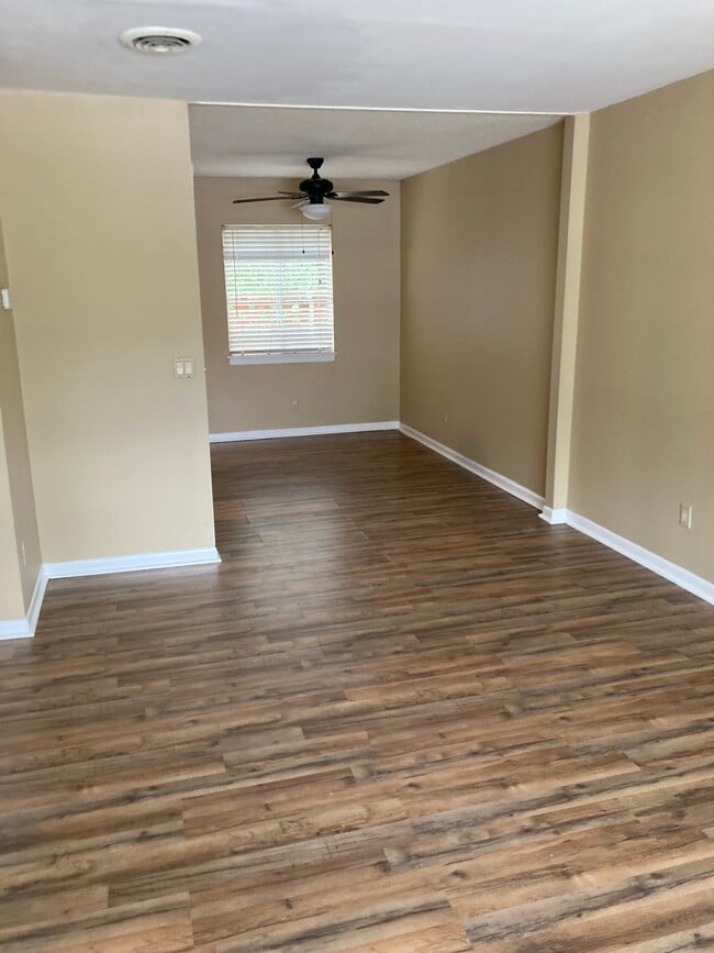 Building Photo - 1236 Grove Park Ln